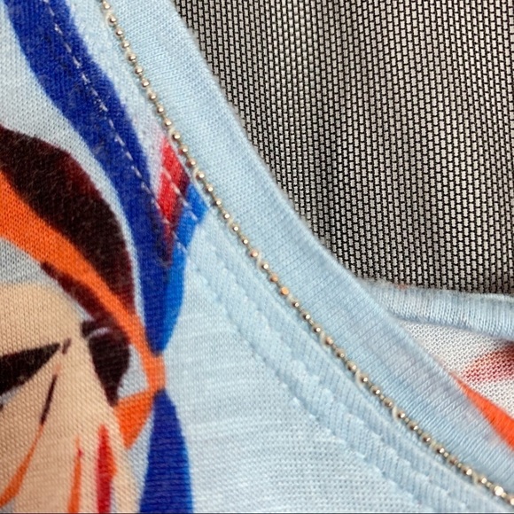 Jennifer Lopez M Floral Sleeveless Shirt - Picture 6 of 8